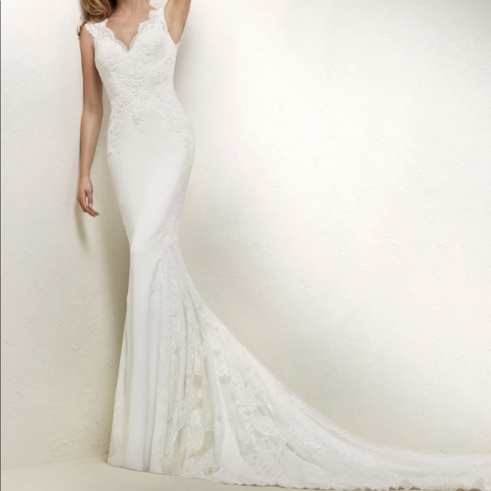 Pronovias- Drusila